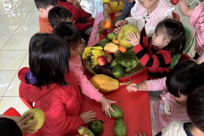 tết xum vầy của các bé học sinh lớp chồi ghép 1 tại trường mn Hoa Sen