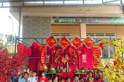 Trưng bày ngủ quả và tiệc bupphe tết trường em.ph